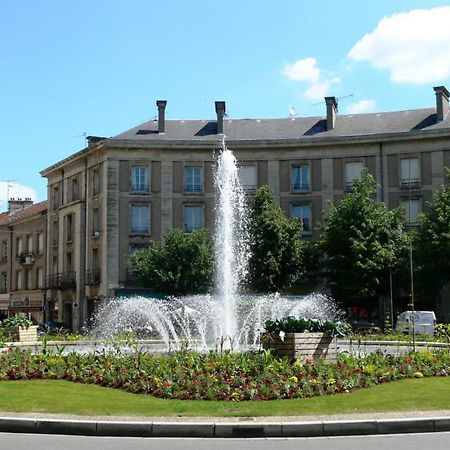 Charmant Appartement Au Coeur De Toul Bagian luar foto